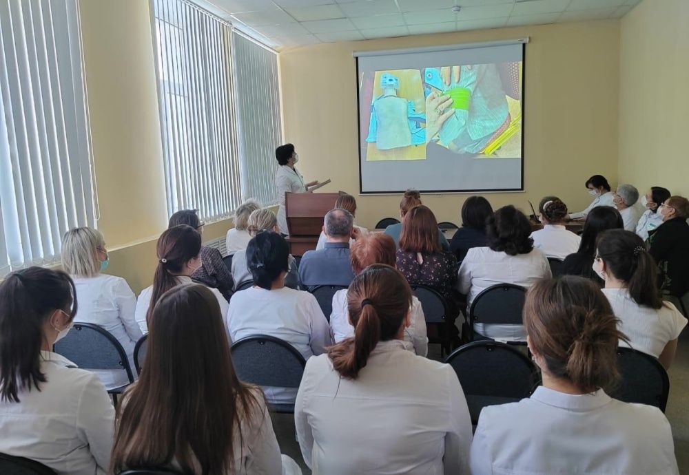 Еженедельное оперативное совещание сотрудников Центра СПИД